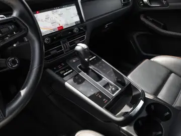 Porsche Macan GTS AHK 18 Wege Sitze Spurwechsel CarPlay