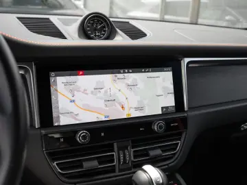 Porsche Macan GTS AHK 18 Wege Sitze Spurwechsel CarPlay