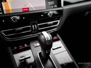 Porsche Macan S PDK 380hp   Adaptive   Trailer   Comfort