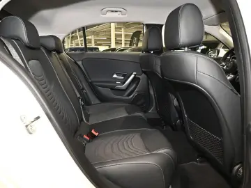 MERCEDES-BENZ A 250 e Progressive Advanced LED NAVI …