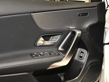 MERCEDES-BENZ A 250 e Progressive Advanced LED NAVI …