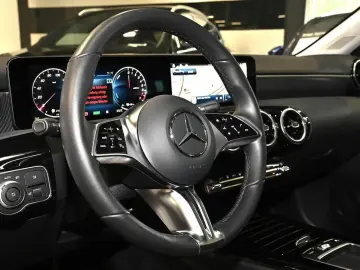 MERCEDES-BENZ A 250 e Progressive Advanced LED NAVI …