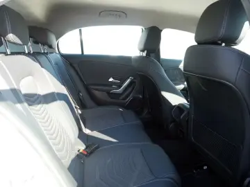 MERCEDES-BENZ A 250 e   PROGRESSIVE KAMERA SPUR STAN…