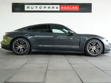 PORSCHE Taycan GTS Pano NightVision HeadUp Sitzklima Mas