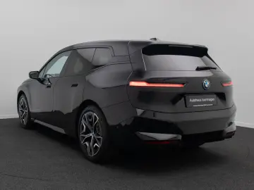 BMW IX xD50  Sport 360 DAB H K Laser Komfort ACC 22