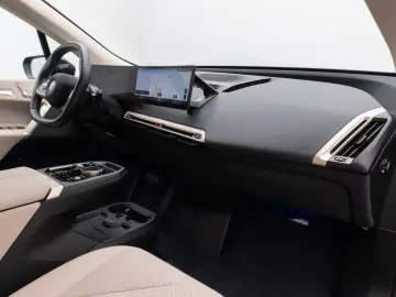 BMW IX xD50  Sport 360 DAB H K Laser Komfort ACC 22
