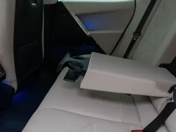 BMW IX xD50  Sport 360 DAB H K Laser Komfort ACC 22