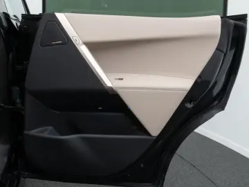 BMW IX xD50  Sport 360 DAB H K Laser Komfort ACC 22