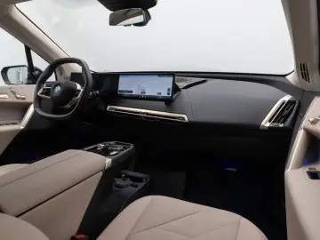 BMW IX xD50  Sport 360 DAB H K Laser Komfort ACC 22