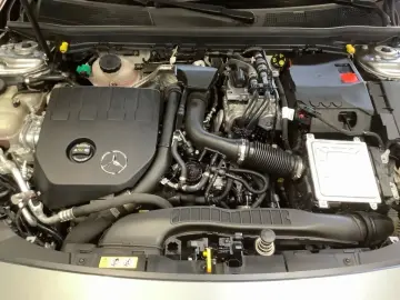 MERCEDES-BENZ CLA 250 e Coupé AMG MBUX PANO MBEAM AM…