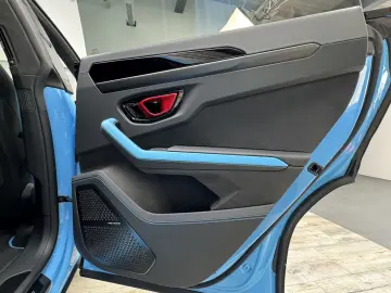 LAMBORGHINI Urus SE B&O 3D Style Package 23  Pano Sportivo