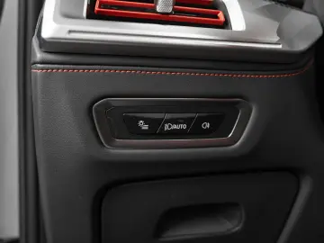 BMW XM Label Akrapovič Ht Vnt Msg Soft-Close DAP