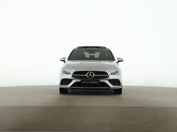 MERCEDES-BENZ CLA 250 e AMG MBUX Pano Distronic Kamera LED
