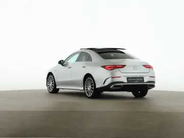 MERCEDES-BENZ CLA 250 e AMG MBUX Pano Distronic Kamera LED
