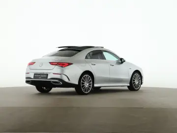 MERCEDES-BENZ CLA 250 e AMG MBUX Pano Distronic Kamera LED