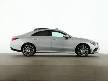 MERCEDES-BENZ CLA 250 e AMG MBUX Pano Distronic Kamera LED