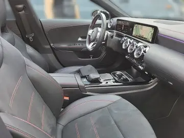 MERCEDES-BENZ CLA 250 e Coupé AMG Night Ambi MBUX AR CarPlay
