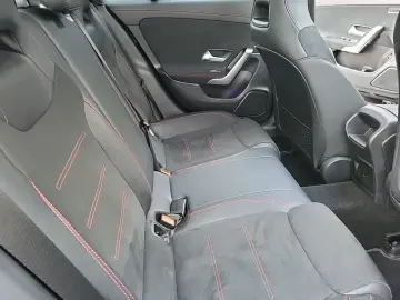 MERCEDES-BENZ CLA 250 e Coupé AMG Night Ambi MBUX AR CarPlay