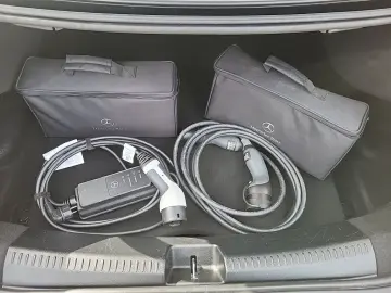 MERCEDES-BENZ CLA 250 e Coupé AMG Night Ambi MBUX AR CarPlay