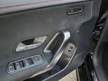 MERCEDES-BENZ CLA 250 e Coupé AMG Night Ambi MBUX AR CarPlay
