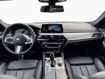 BMW 530e iPerformance M Sport LED HUD 19  DrivingAss