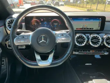 MERCEDES-BENZ CLA 250 e Coupé AMG Line Multib Pano D…