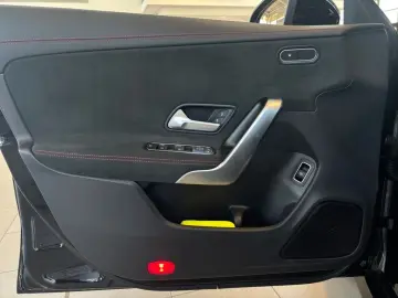 MERCEDES-BENZ CLA 200 Coupé AMG MBUX Night Ambiente CarPlay