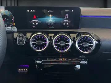 MERCEDES-BENZ CLA 200 Coupé AMG MBUX Night Ambiente CarPlay