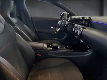 MERCEDES-BENZ CLA 200 Coupé AMG MBUX Night Ambiente CarPlay