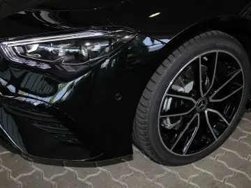 MERCEDES-BENZ CLA 200 Coupé AMG MBUX 360  M-LED Pano…