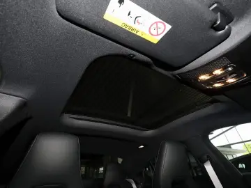 MERCEDES-BENZ CLA 200 Coupé AMG MBUX 360  M-LED Pano…