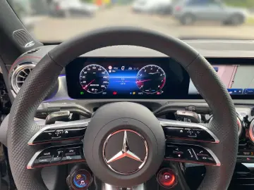 MERCEDES-BENZ AMG CLA 35 4M Coupé  NIGHT BURM MBEAM …