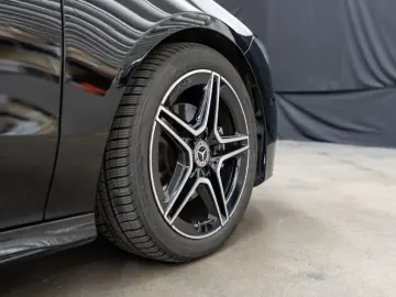 MERCEDES-BENZ CLA 180 Coupé AMG Sport Advanced  LED …