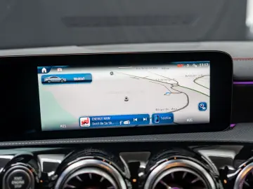 MERCEDES-BENZ CLA 180 Coupé AMG Sport Advanced  LED …