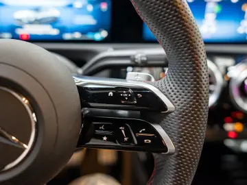 MERCEDES-BENZ CLA 180 Coupé AMG Sport Advanced  LED …