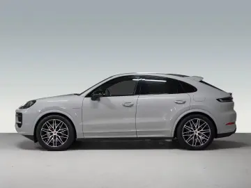 Porsche Cayenne E-Hybrid Coupe Black Edition