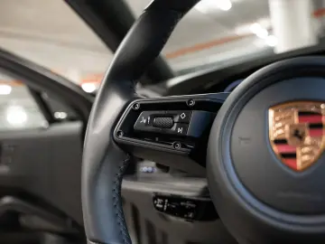 Porsche Cayenne E-Hybrid Coupe Black Edition
