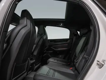 Porsche Cayenne E-Hybrid Coupe Black Edition