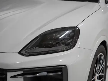 Porsche Cayenne E-Hybrid Coupe Black Edition