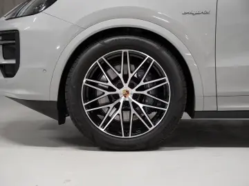 Porsche Cayenne E-Hybrid Coupe Black Edition
