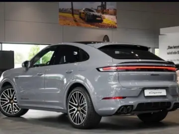 Porsche Cayenne E-Hybrid Coupe Black Edition SHZ HEAD-UP