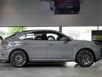 Porsche Cayenne E-Hybrid Coupe Black Edition SHZ HEAD-UP