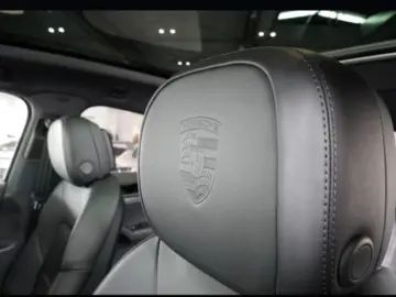 Porsche Cayenne E-Hybrid Coupe Black Edition SHZ HEAD-UP
