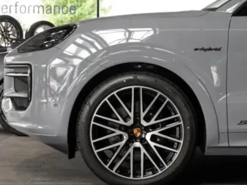 Porsche Cayenne E-Hybrid Coupe Black Edition SHZ HEAD-UP