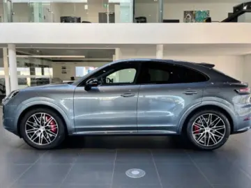 Porsche Cayenne S E-Hybrid Coupe Black Edition Head-Up