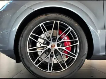 Porsche Cayenne S E-Hybrid Coupe Black Edition Head-Up