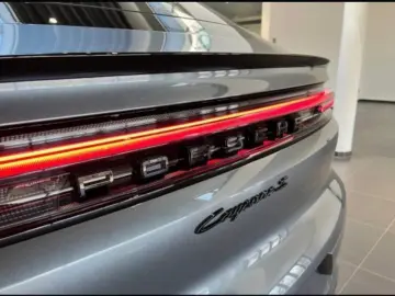 Porsche Cayenne S E-Hybrid Coupe Black Edition Head-Up