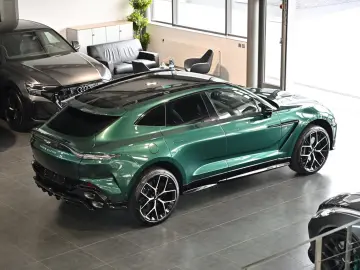 Aston Martin DBX S Malachite Green Bowers&Wilkins
