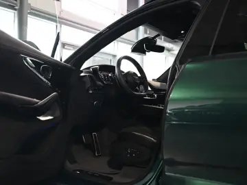 Aston Martin DBX S Malachite Green Bowers&Wilkins