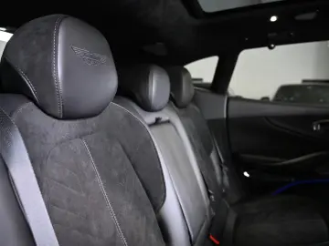 Aston Martin DBX S Malachite Green Bowers&Wilkins